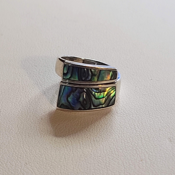 NWT Sajen Silver Abalone Shell Bypass Ring in Sterling Silver Size 5 - Picture 6 of 13